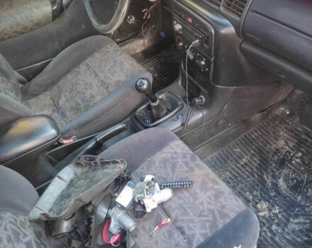 Черный Опель Вектра, объемом двигателя 1.6 л и пробегом 2 тыс. км за 1282 $, фото 6 на Automoto.ua