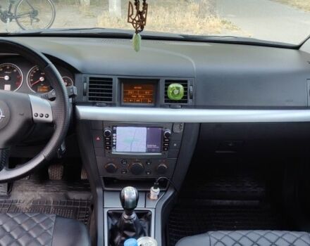 Черный Опель Вектра, объемом двигателя 2.2 л и пробегом 378 тыс. км за 5400 $, фото 6 на Automoto.ua