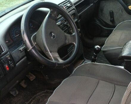 Черный Опель Вектра, объемом двигателя 2 л и пробегом 300 тыс. км за 1300 $, фото 7 на Automoto.ua