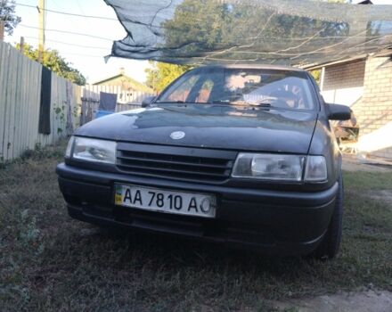 Опель Вектра 1989 в Изюме на Automoto.ua Черный Опель Вектра, объемом двигателя 2 л и пробегом 420 тыс. км за 1307 $, фото 1 на Automoto.ua