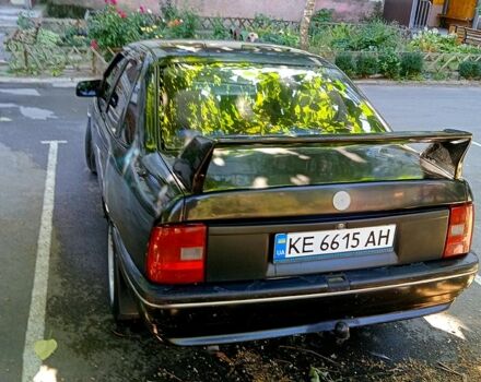 Чорний Опель Вектра, об'ємом двигуна 2 л та пробігом 280 тис. км за 1550 $, фото 3 на Automoto.ua