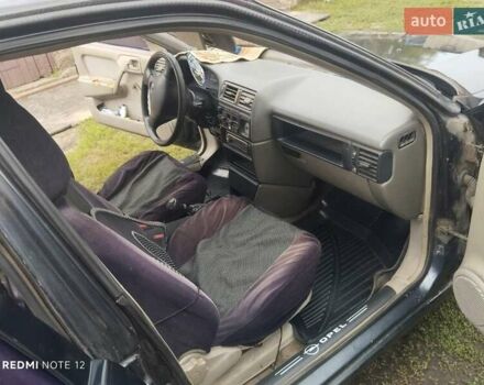 Черный Опель Вектра, объемом двигателя 1.6 л и пробегом 250 тыс. км за 1250 $, фото 6 на Automoto.ua