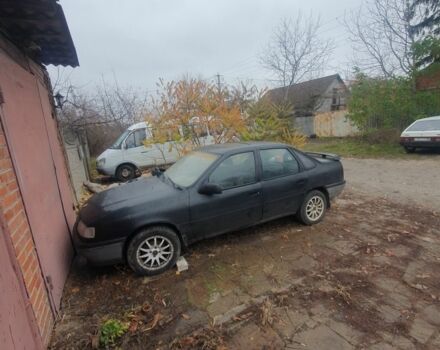 Черный Опель Вектра, объемом двигателя 2 л и пробегом 150 тыс. км за 700 $, фото 2 на Automoto.ua