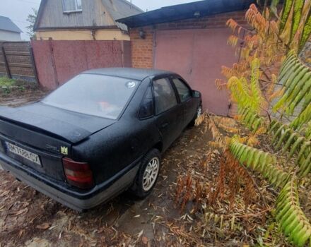 Черный Опель Вектра, объемом двигателя 2 л и пробегом 150 тыс. км за 700 $, фото 4 на Automoto.ua