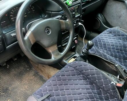 Чорний Опель Вектра, об'ємом двигуна 2 л та пробігом 0 тис. км за 1100 $, фото 6 на Automoto.ua