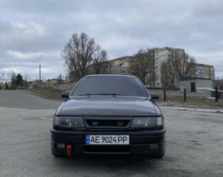 Черный Опель Вектра, объемом двигателя 2 л и пробегом 400 тыс. км за 3000 $, фото 3 на Automoto.ua