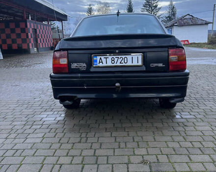 Черный Опель Вектра, объемом двигателя 2 л и пробегом 141 тыс. км за 2800 $, фото 2 на Automoto.ua