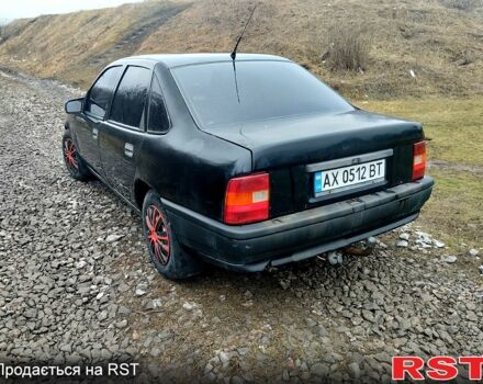 Черный Опель Вектра, объемом двигателя 1.8 л и пробегом 500 тыс. км за 900 $, фото 3 на Automoto.ua