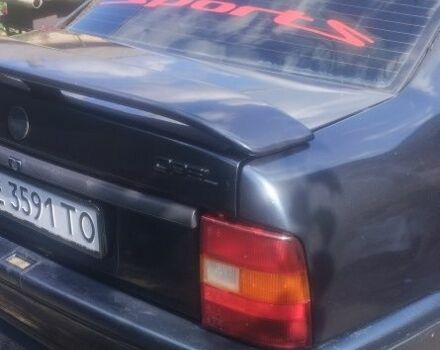 Черный Опель Вектра, объемом двигателя 1.6 л и пробегом 300 тыс. км за 1300 $, фото 5 на Automoto.ua