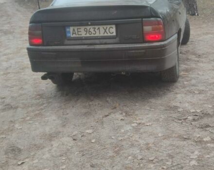 Черный Опель Вектра, объемом двигателя 2 л и пробегом 1000 тыс. км за 1650 $, фото 4 на Automoto.ua