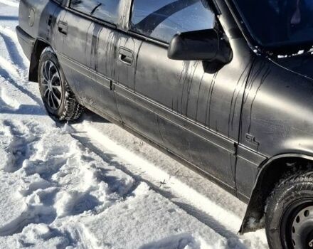 Чорний Опель Вектра, об'ємом двигуна 1.8 л та пробігом 200 тис. км за 1140 $, фото 2 на Automoto.ua