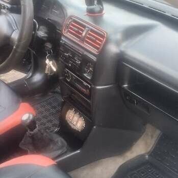 Черный Опель Вектра, объемом двигателя 1.6 л и пробегом 300 тыс. км за 1300 $, фото 5 на Automoto.ua