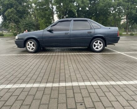 Черный Опель Вектра, объемом двигателя 1.6 л и пробегом 317 тыс. км за 1450 $, фото 2 на Automoto.ua