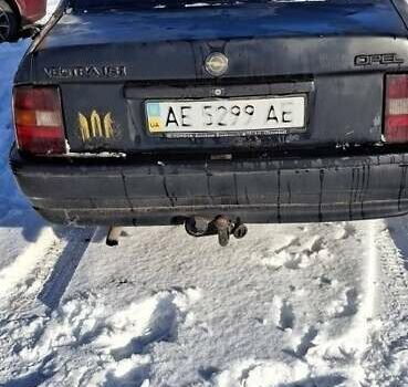 Черный Опель Вектра, объемом двигателя 1.8 л и пробегом 200 тыс. км за 1140 $, фото 2 на Automoto.ua