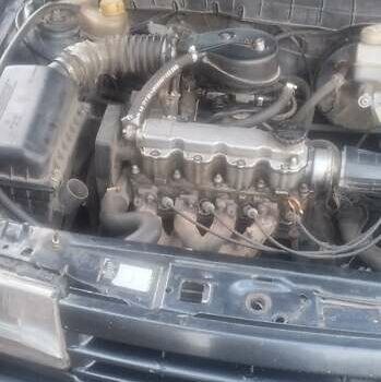 Черный Опель Вектра, объемом двигателя 1.6 л и пробегом 300 тыс. км за 1300 $, фото 6 на Automoto.ua