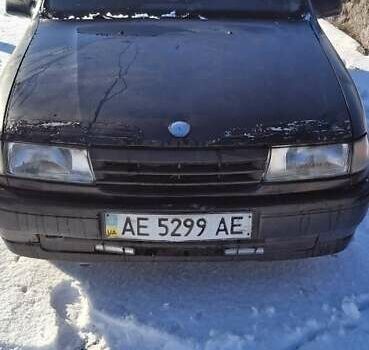 Черный Опель Вектра, объемом двигателя 1.8 л и пробегом 200 тыс. км за 1140 $, фото 6 на Automoto.ua