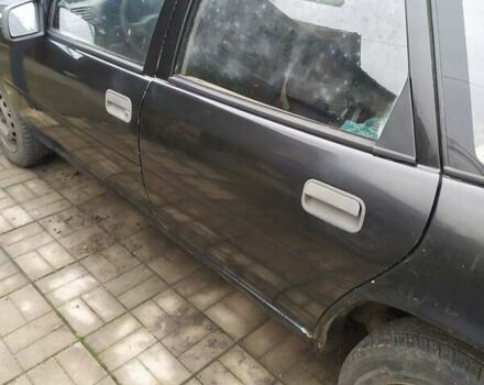 Чорний Опель Вектра, об'ємом двигуна 0 л та пробігом 240 тис. км за 1500 $, фото 3 на Automoto.ua