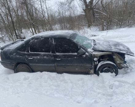 Чорний Опель Вектра, об'ємом двигуна 1.6 л та пробігом 300 тис. км за 350 $, фото 8 на Automoto.ua
