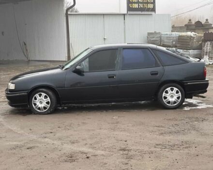 Чорний Опель Вектра, об'ємом двигуна 1.8 л та пробігом 300 тис. км за 1300 $, фото 4 на Automoto.ua