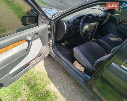 Черный Опель Вектра, объемом двигателя 2 л и пробегом 350 тыс. км за 930 $, фото 1 на Automoto.ua