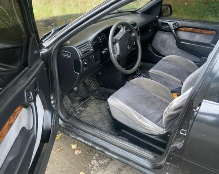 Черный Опель Вектра, объемом двигателя 2 л и пробегом 350 тыс. км за 1200 $, фото 4 на Automoto.ua