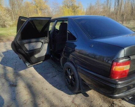 Черный Опель Вектра, объемом двигателя 1.8 л и пробегом 314 тыс. км за 3000 $, фото 4 на Automoto.ua