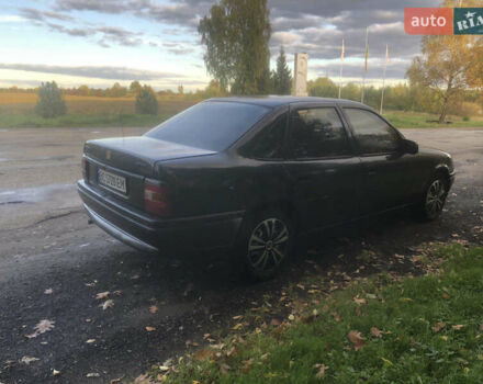 Черный Опель Вектра, объемом двигателя 2 л и пробегом 350 тыс. км за 1300 $, фото 10 на Automoto.ua