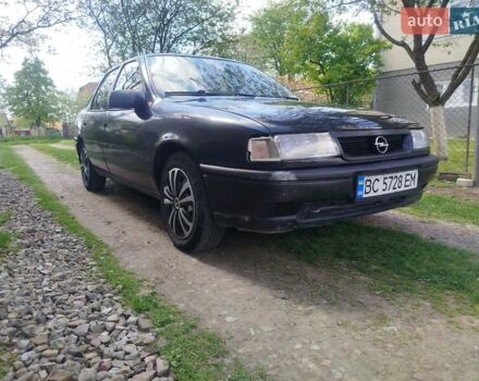 Черный Опель Вектра, объемом двигателя 2 л и пробегом 350 тыс. км за 930 $, фото 2 на Automoto.ua