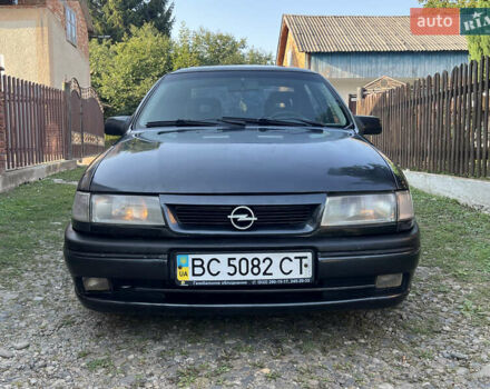 Черный Опель Вектра, объемом двигателя 2 л и пробегом 424 тыс. км за 1650 $, фото 2 на Automoto.ua