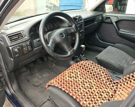 Черный Опель Вектра, объемом двигателя 2 л и пробегом 200 тыс. км за 1200 $, фото 5 на Automoto.ua