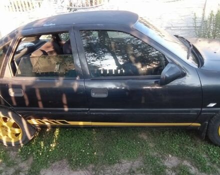 Черный Опель Вектра, объемом двигателя 2 л и пробегом 380 тыс. км за 1100 $, фото 2 на Automoto.ua