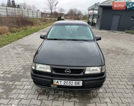 Черный Опель Вектра, объемом двигателя 1.8 л и пробегом 460 тыс. км за 1200 $, фото 10 на Automoto.ua
