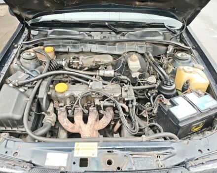 Черный Опель Вектра, объемом двигателя 2 л и пробегом 200 тыс. км за 1200 $, фото 6 на Automoto.ua