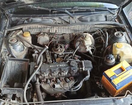 Черный Опель Вектра, объемом двигателя 1.6 л и пробегом 300 тыс. км за 776 $, фото 10 на Automoto.ua