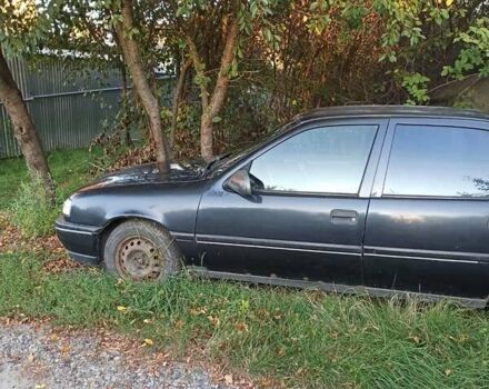 Черный Опель Вектра, объемом двигателя 1.6 л и пробегом 300 тыс. км за 776 $, фото 2 на Automoto.ua