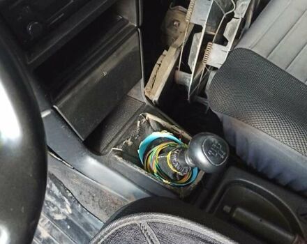 Черный Опель Вектра, объемом двигателя 1.6 л и пробегом 300 тыс. км за 776 $, фото 8 на Automoto.ua