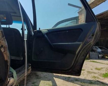 Черный Опель Вектра, объемом двигателя 1.6 л и пробегом 500 тыс. км за 750 $, фото 9 на Automoto.ua