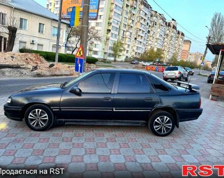 Черный Опель Вектра, объемом двигателя 1.8 л и пробегом 300 тыс. км за 1150 $, фото 6 на Automoto.ua