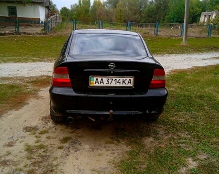Чорний Опель Вектра, об'ємом двигуна 1.6 л та пробігом 248 тис. км за 1650 $, фото 2 на Automoto.ua