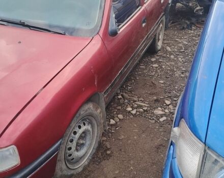 Черный Опель Вектра, объемом двигателя 1.6 л и пробегом 350 тыс. км за 600 $, фото 5 на Automoto.ua