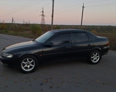Черный Опель Вектра, объемом двигателя 1.8 л и пробегом 340 тыс. км за 2650 $, фото 4 на Automoto.ua