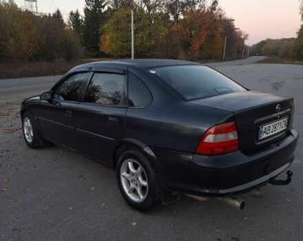 Черный Опель Вектра, объемом двигателя 1.8 л и пробегом 340 тыс. км за 2650 $, фото 5 на Automoto.ua