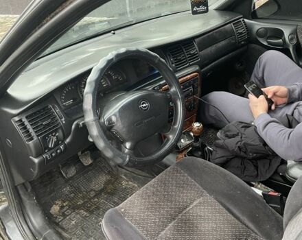 Черный Опель Вектра, объемом двигателя 2 л и пробегом 333 тыс. км за 1400 $, фото 5 на Automoto.ua