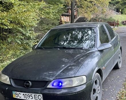 Черный Опель Вектра, объемом двигателя 2 л и пробегом 350 тыс. км за 1400 $, фото 3 на Automoto.ua