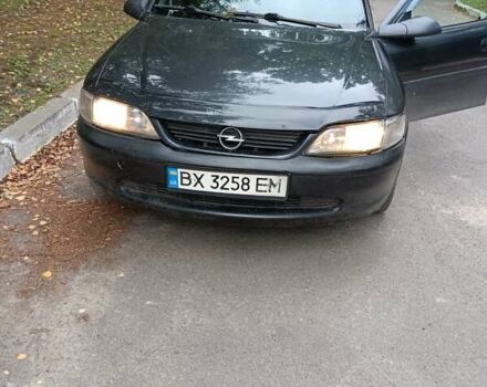 Черный Опель Вектра, объемом двигателя 1.6 л и пробегом 396 тыс. км за 2300 $, фото 7 на Automoto.ua