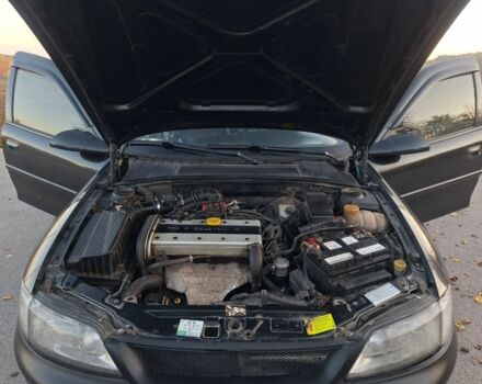 Черный Опель Вектра, объемом двигателя 1.8 л и пробегом 340 тыс. км за 2650 $, фото 13 на Automoto.ua