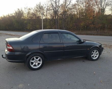 Черный Опель Вектра, объемом двигателя 1.8 л и пробегом 340 тыс. км за 2650 $, фото 6 на Automoto.ua