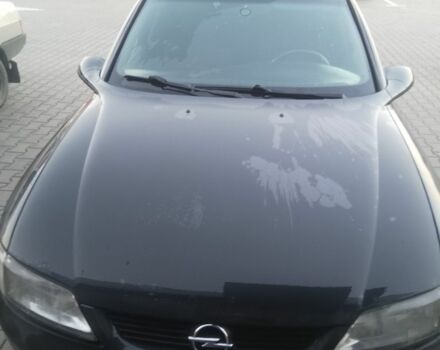 Черный Опель Вектра, объемом двигателя 2 л и пробегом 275 тыс. км за 2000 $, фото 1 на Automoto.ua