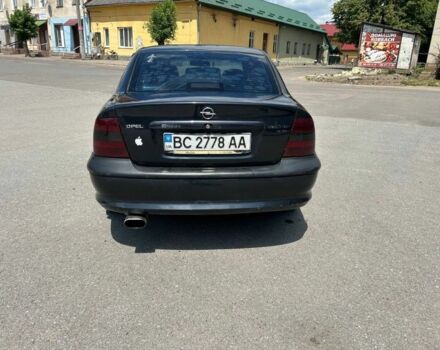 Опель Вектра 1998 в Ходорів на Automoto.ua Черный Опель Вектра, объемом двигателя 1.8 л и пробегом 186 тыс. км за 2000 $, фото 3 на Automoto.ua