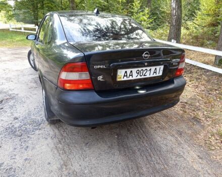 Черный Опель Вектра, объемом двигателя 1 л и пробегом 283 тыс. км за 1800 $, фото 3 на Automoto.ua